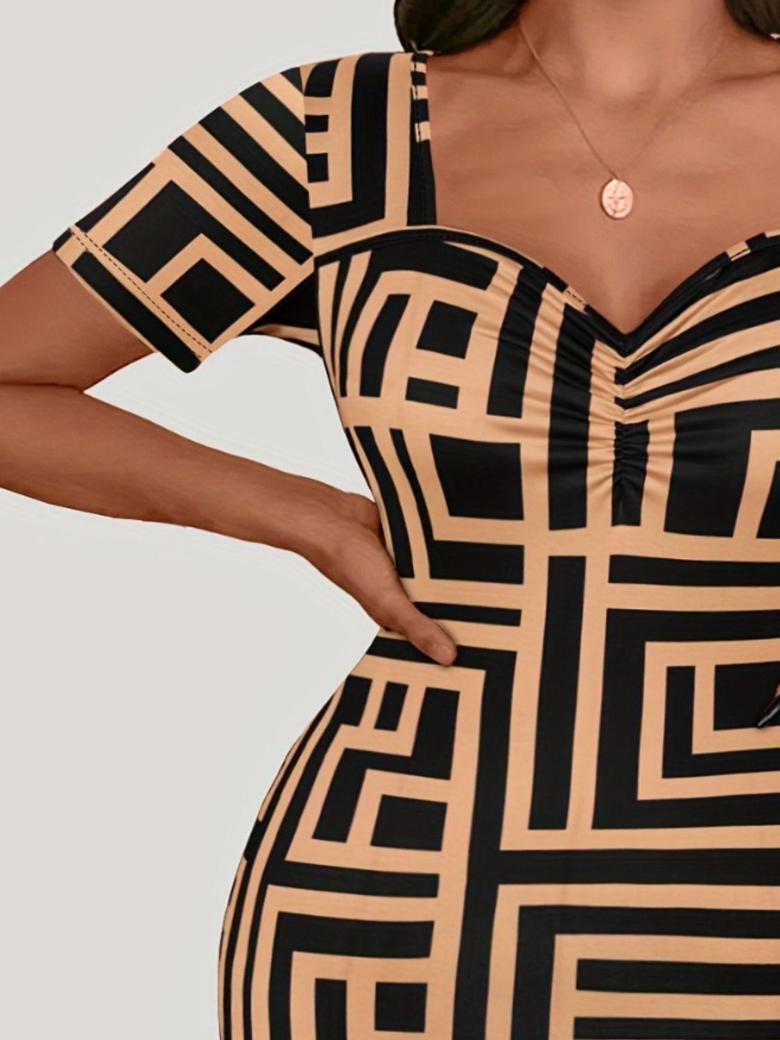 Plus Size Sweetheart Neck Short Sleeve Mini Dress - ClubOn