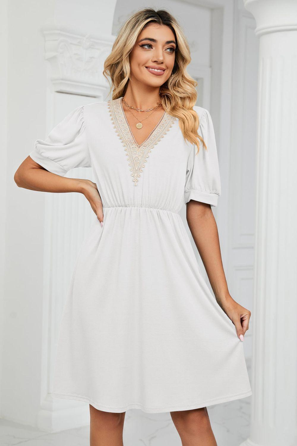 Contrast V-Neck Puff Sleeve Pocket Dress - ClubOn