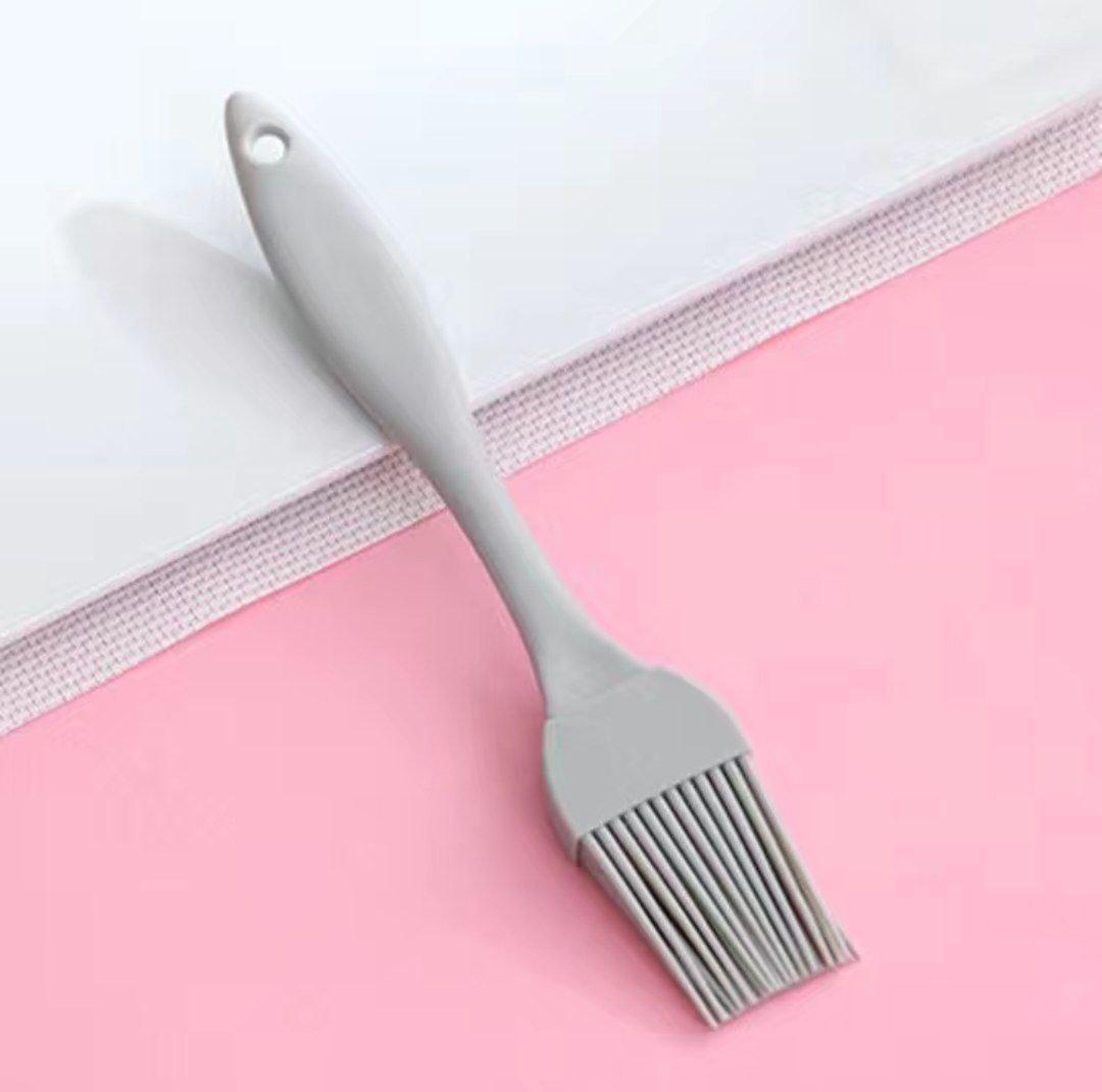 Heat-Resistant Silicone Oil Brush for Basting & Baking - ClubOn