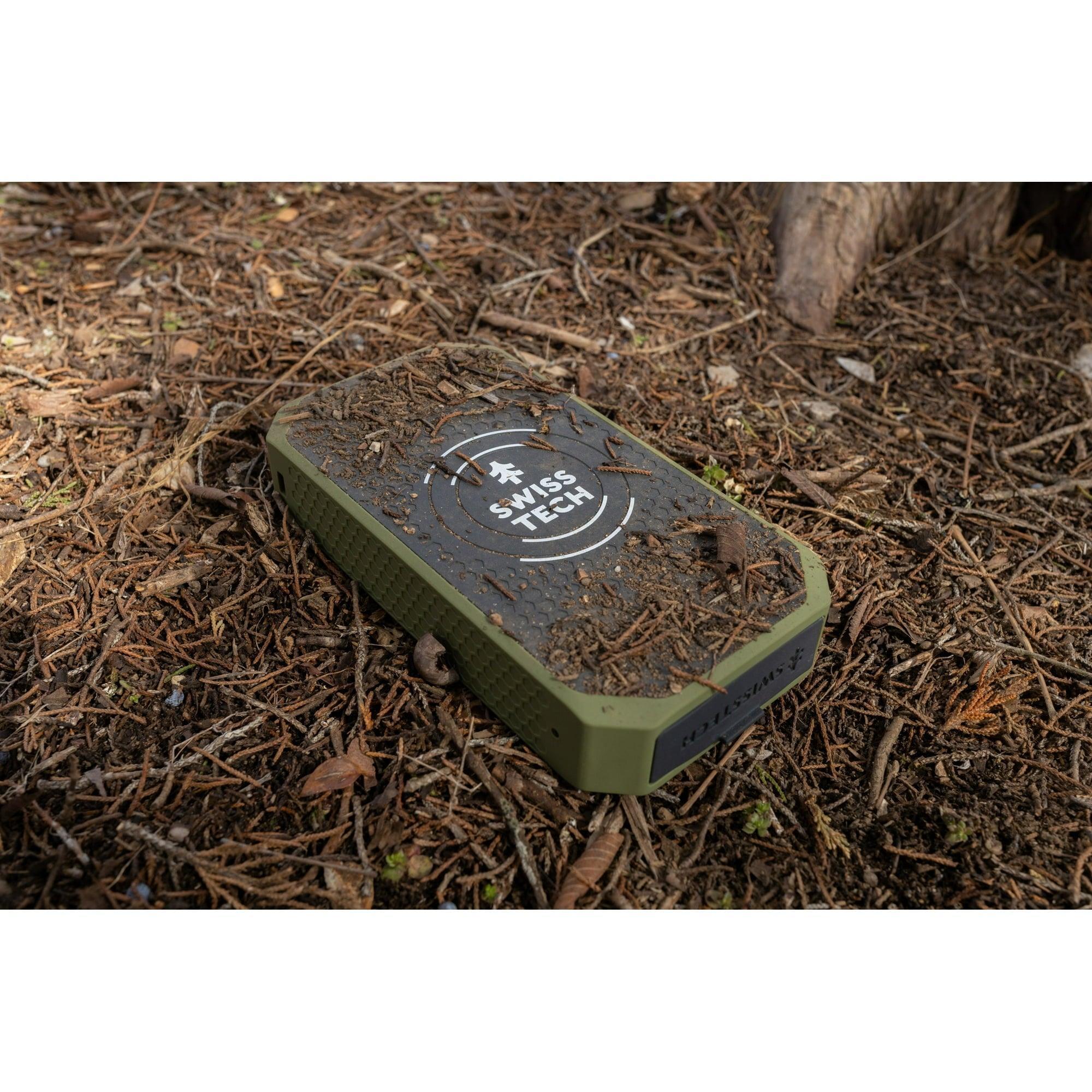 Swiss Tech 20000 mAh Wireless Power Bank with Flashlight & Charging Pad, IP54 Weatherproof - ClubOn