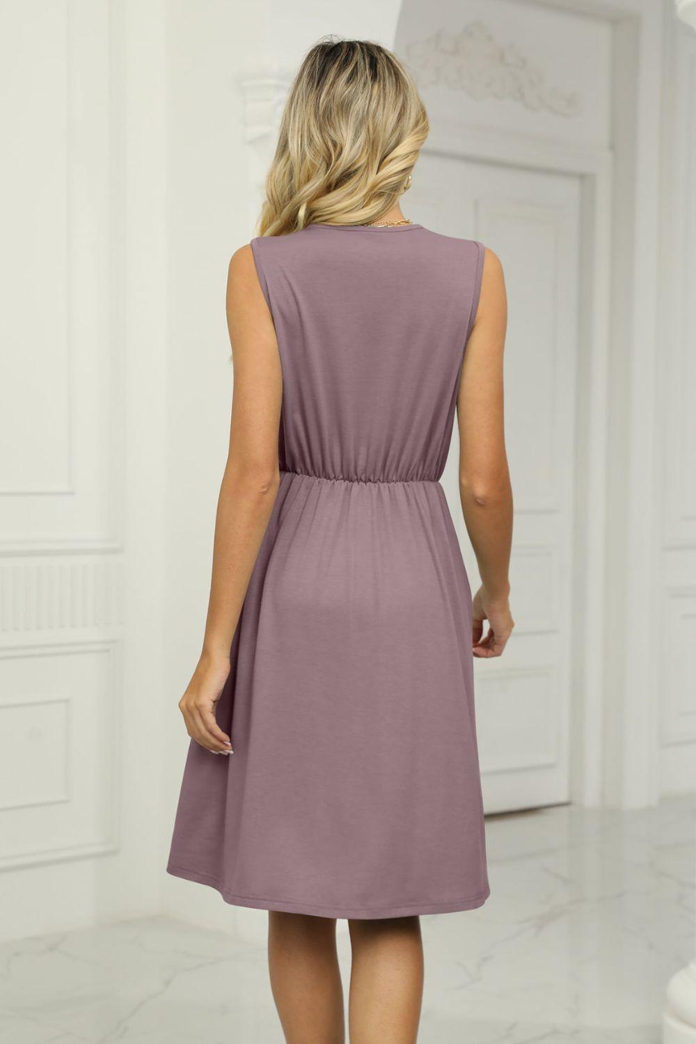 Contrast V-Neck Sleeveless Dress - ClubOn