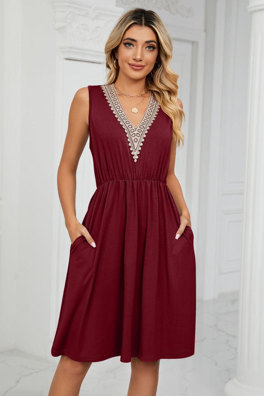 Contrast V-Neck Sleeveless Dress - ClubOn