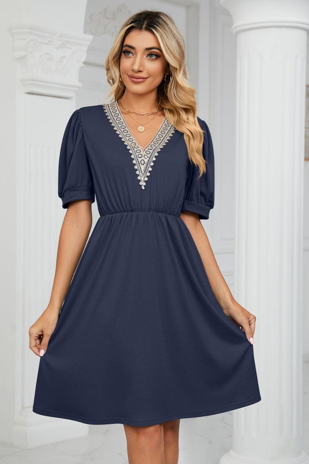 Contrast V-Neck Puff Sleeve Pocket Dress - ClubOn