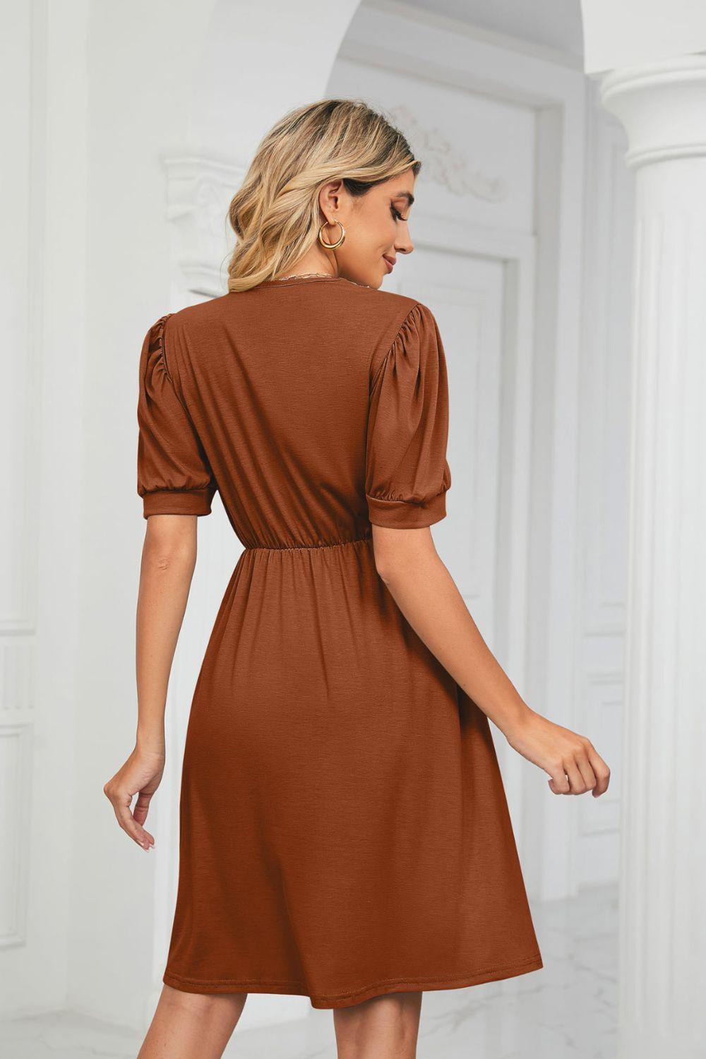 Contrast V-Neck Puff Sleeve Pocket Dress - ClubOn