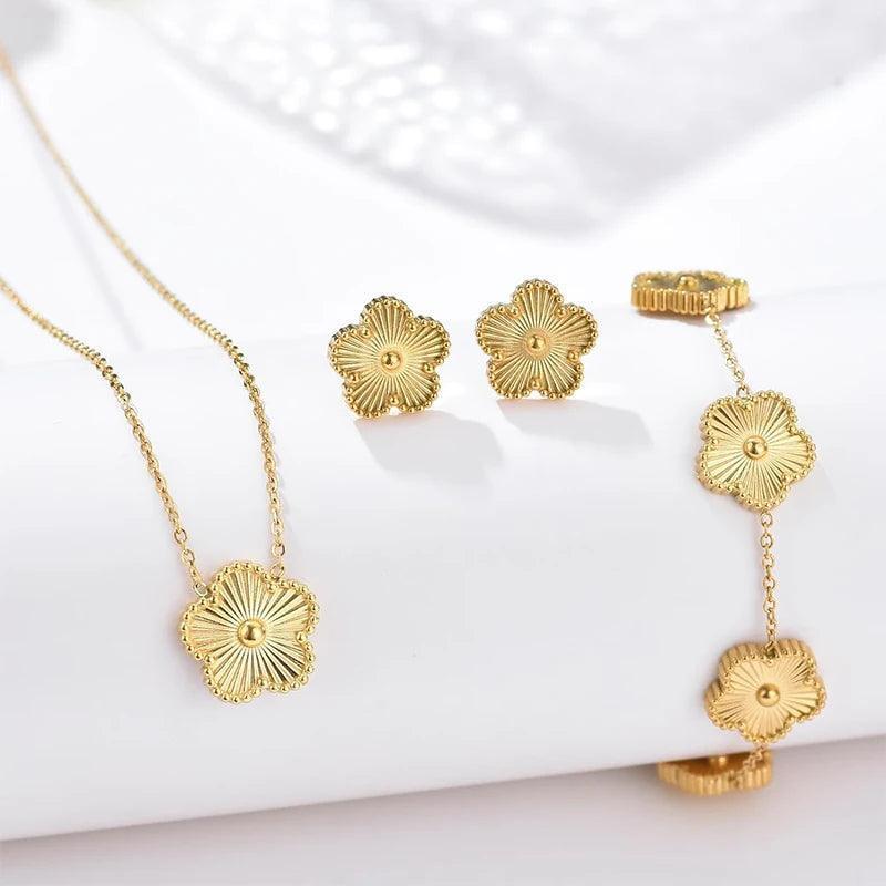 Clover Necklace, Earrings & Bracelet Set - 14K Gold Plated - ClubOn