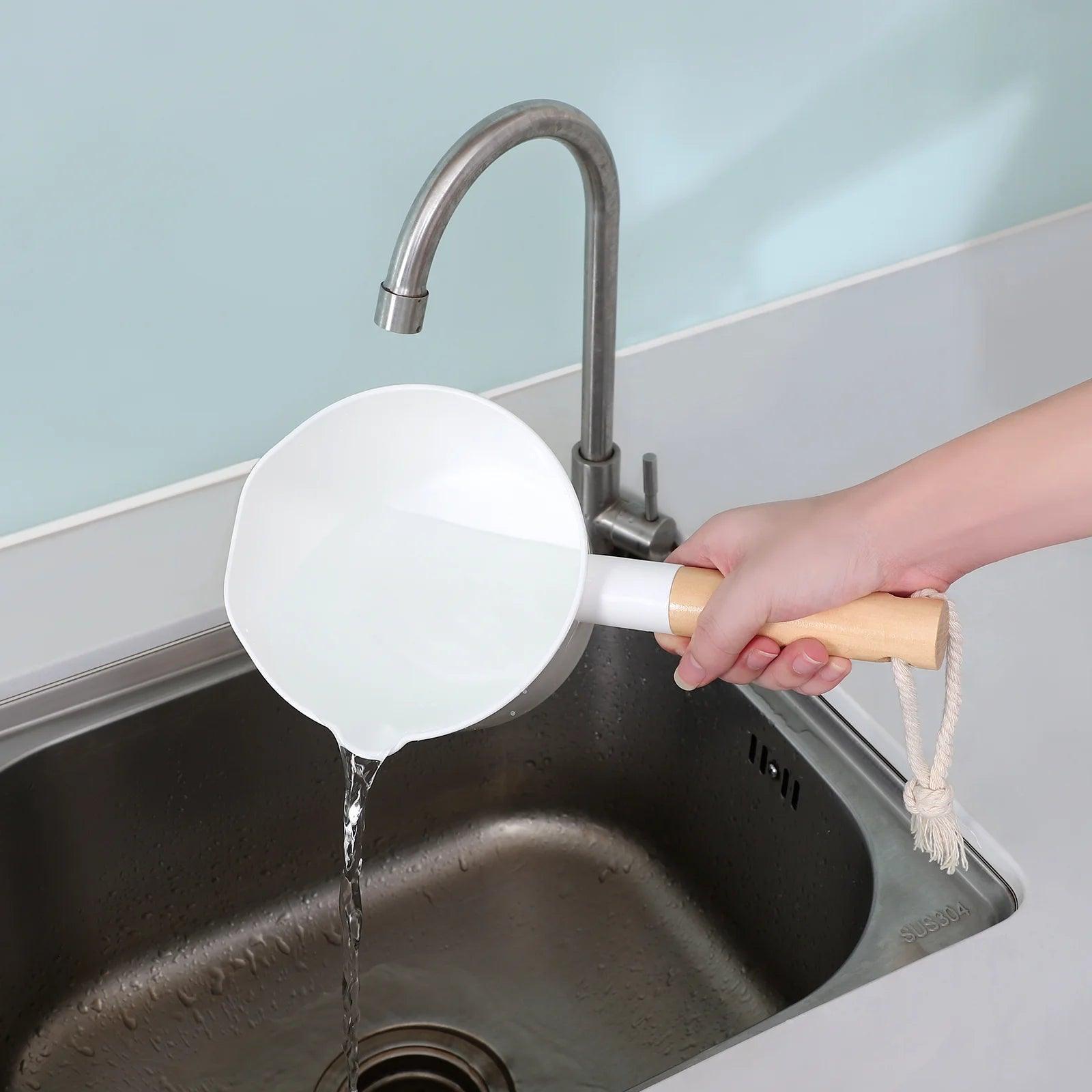 Hemoton Wooden Water Ladle – Long Handle Bath & Kitchen Water Scoop - ClubOn