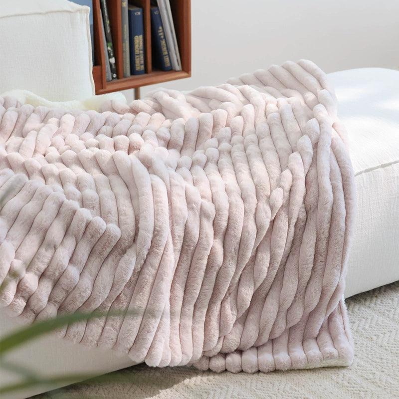 Soft Plush Blankets & Decorative Throws – Cozy Sofa Blankets - ClubOn