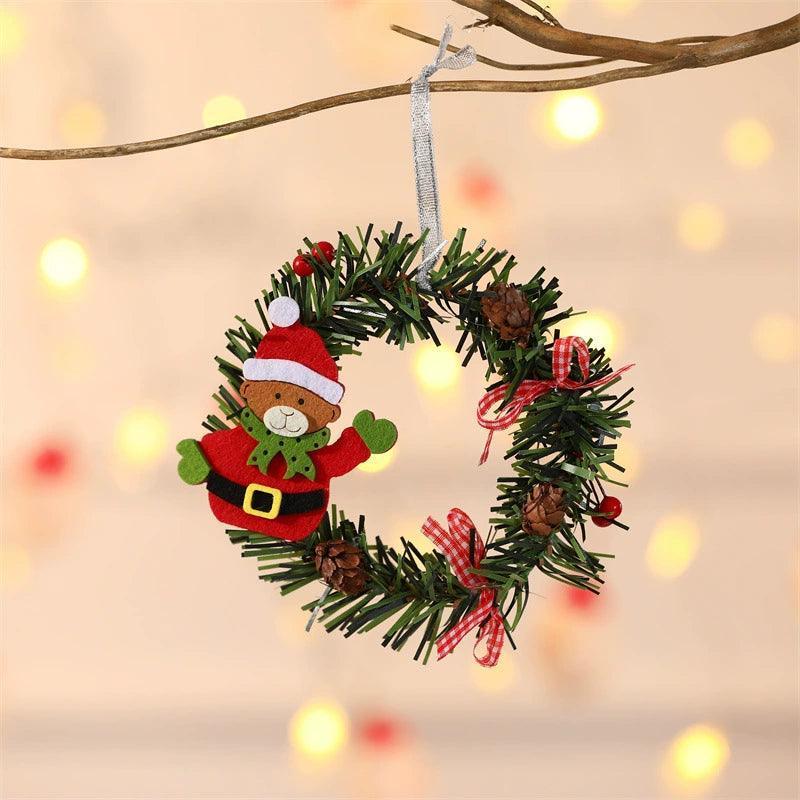 Small Christmas Wreath – Hanging Rattan Decoration - ClubOn