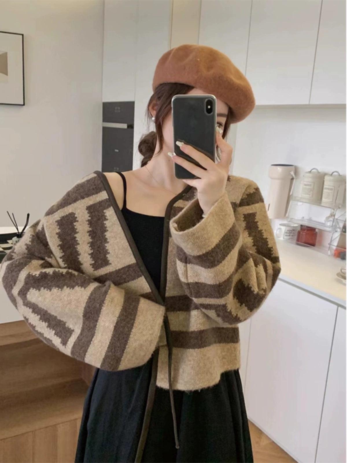 Mmao Retro Contrast Color Woolen Coat - ClubOn