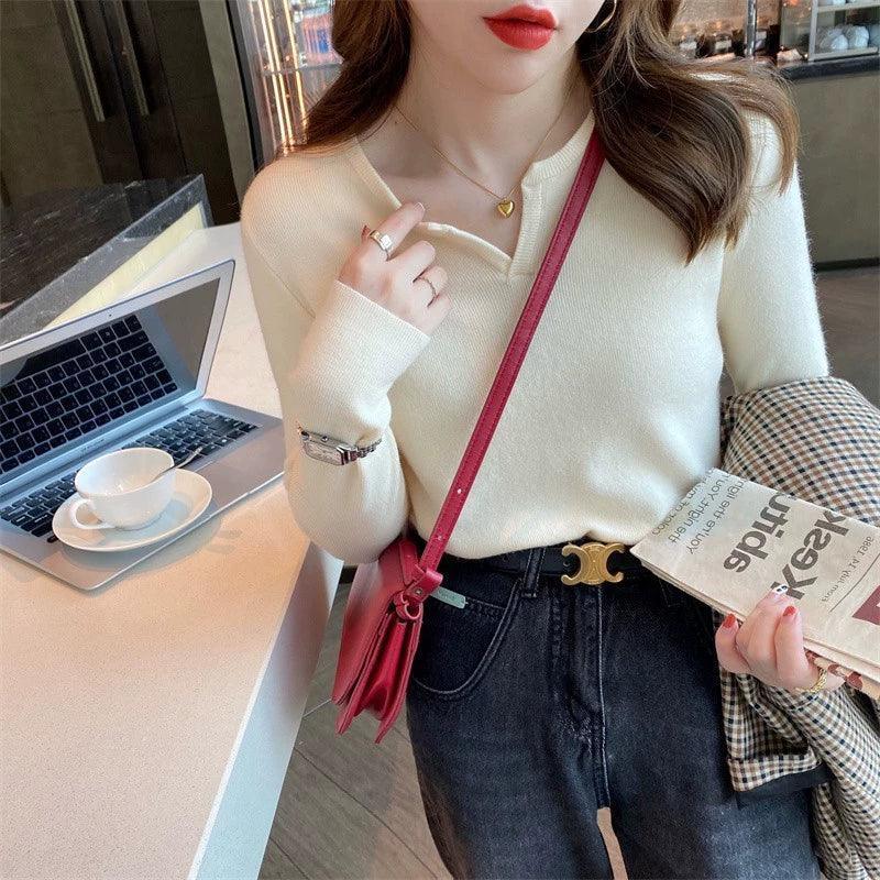 2024 Women's V-Neck White Long-Sleeved Knitted Shirt - ClubOn