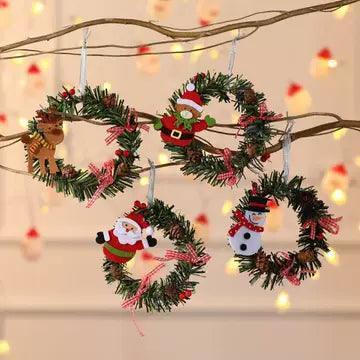Small Christmas Wreath – Hanging Rattan Decoration - ClubOn