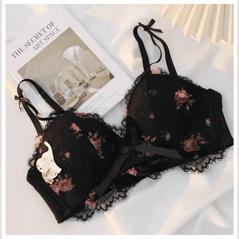 Victoria Lace Pure Desire Bra Set for Small Breasts - ClubOn