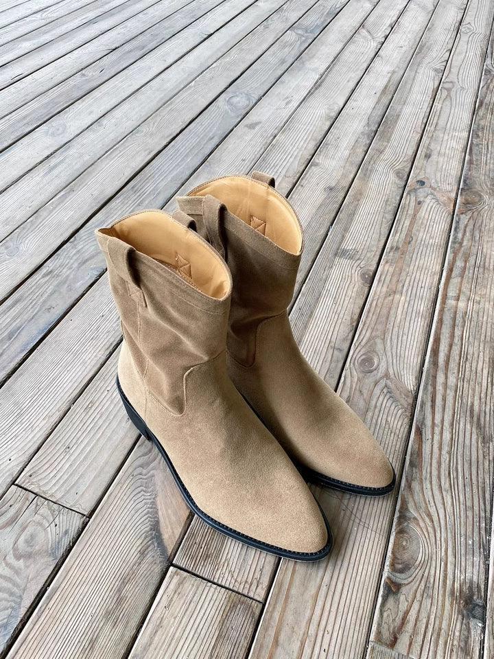 Retro Brown Cowhide Cowboy Boots for Women – 2024 Collection - ClubOn