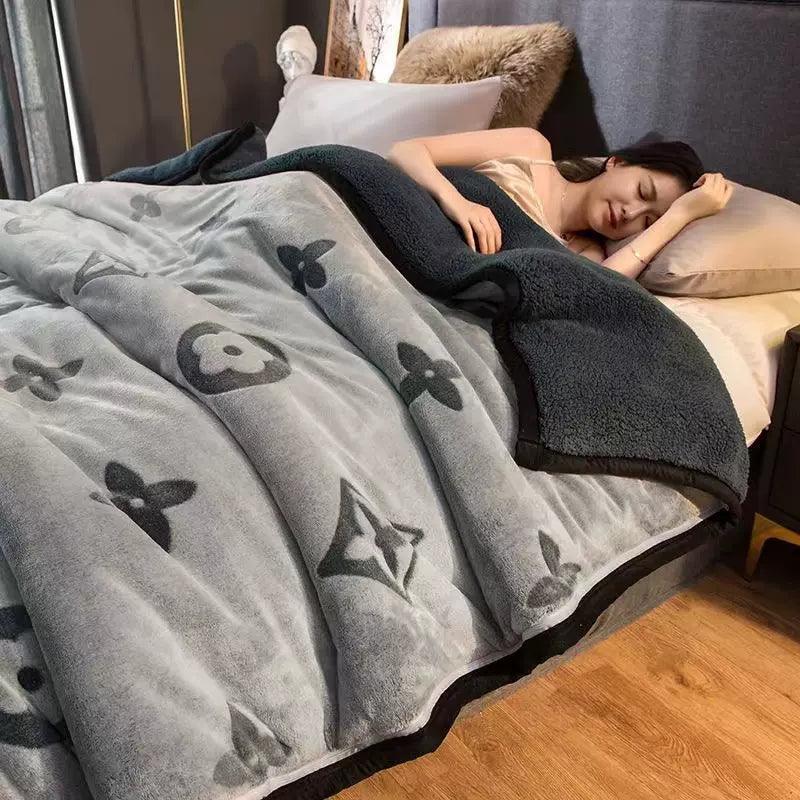 Thick Plush Flannel Blanket – Warm & Cozy Fleece Throw - ClubOn