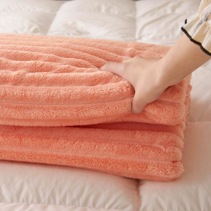 Blankets for Office Napping – Coral Velvet Gifts, Small and Cozy - ClubOn