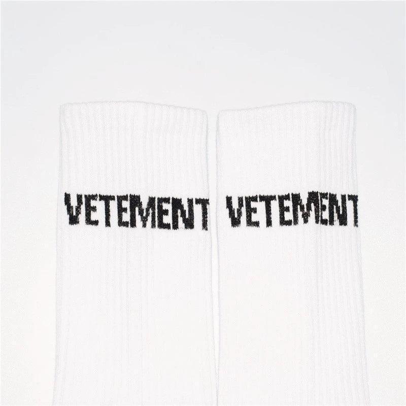 Vetements Yang Mi Style Mid-Tube Letter Socks – Black & White Striped Trendy Sports Socks for Men & Women - ClubOn