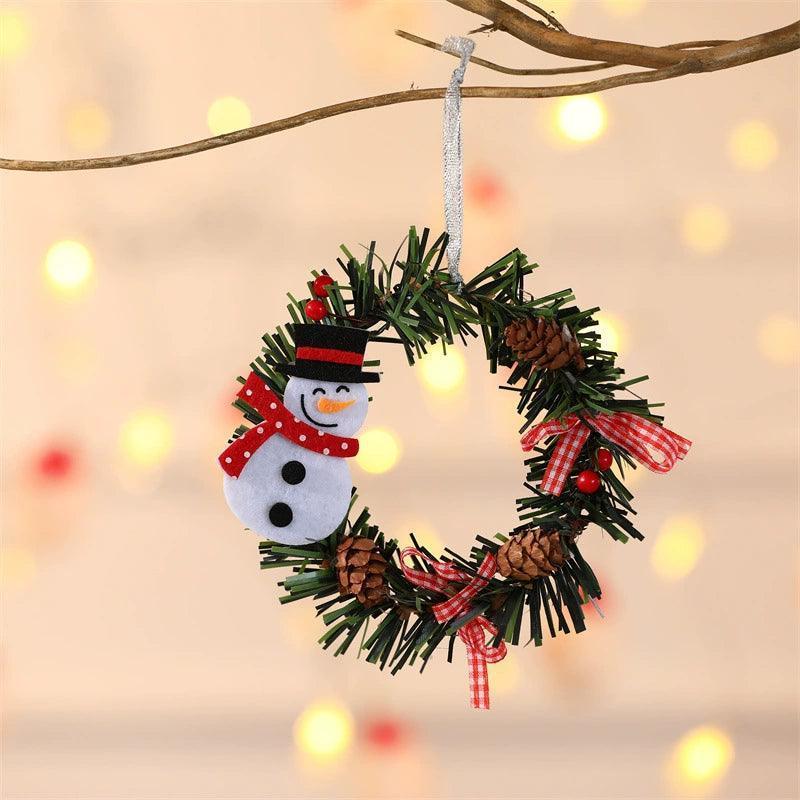 Small Christmas Wreath – Hanging Rattan Decoration - ClubOn