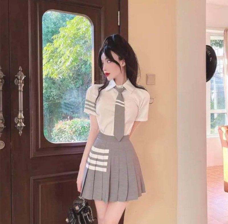 Pure Desire College Style JK Uniform Set – Women's Striped - ClubOn