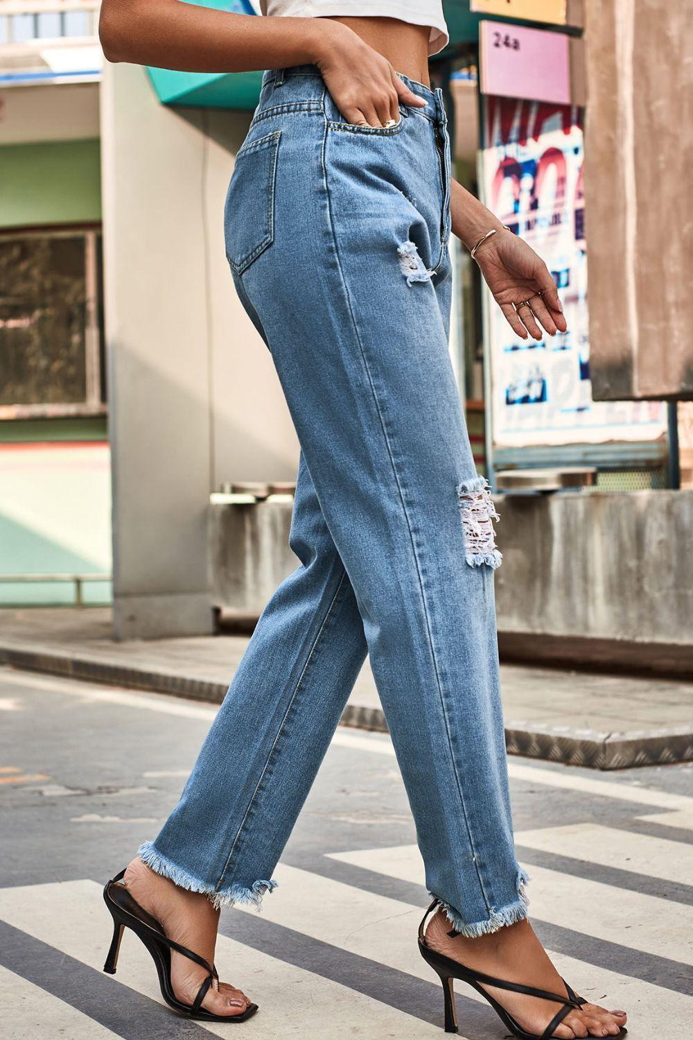 Distressed Buttoned Loose Fit Jeans - ClubOn