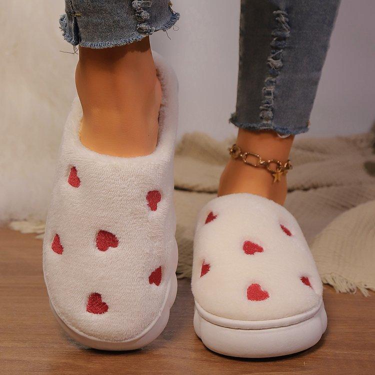 Heart Round Toe Flat Slippers - ClubOn