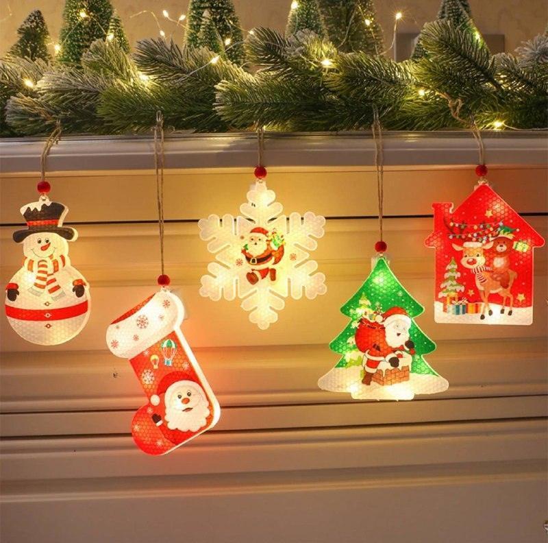 Christmas Tree Pendant Night Light – Small Holiday Decoration - ClubOn